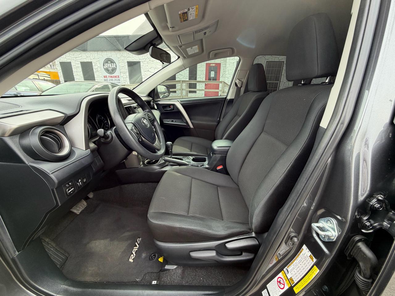 Toyota RAV4 LE FWD 2018