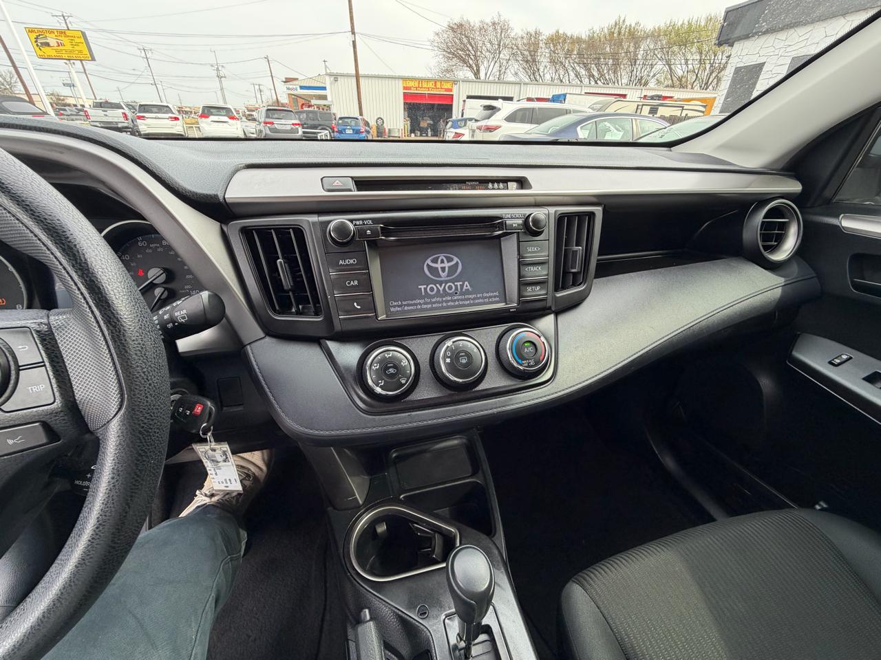 Toyota RAV4 LE FWD 2018