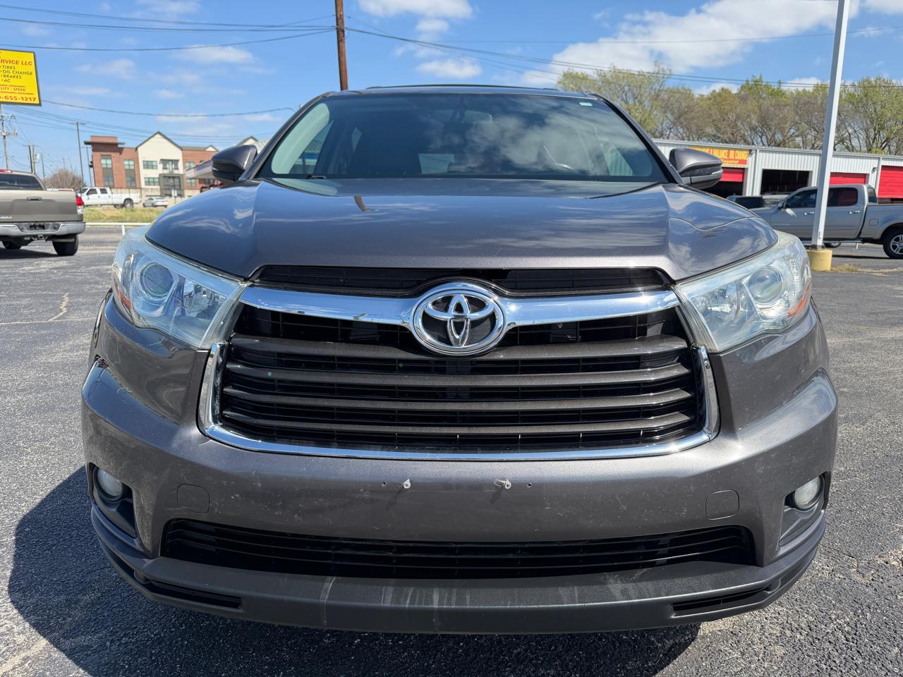 Toyota Highlander LE FWD V6 2015