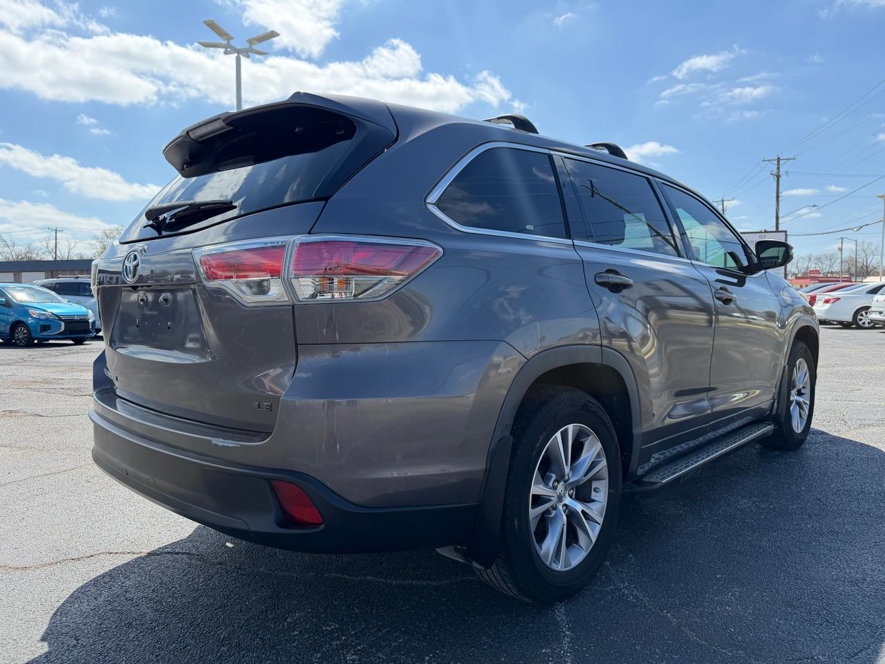 Toyota Highlander LE FWD V6 2015