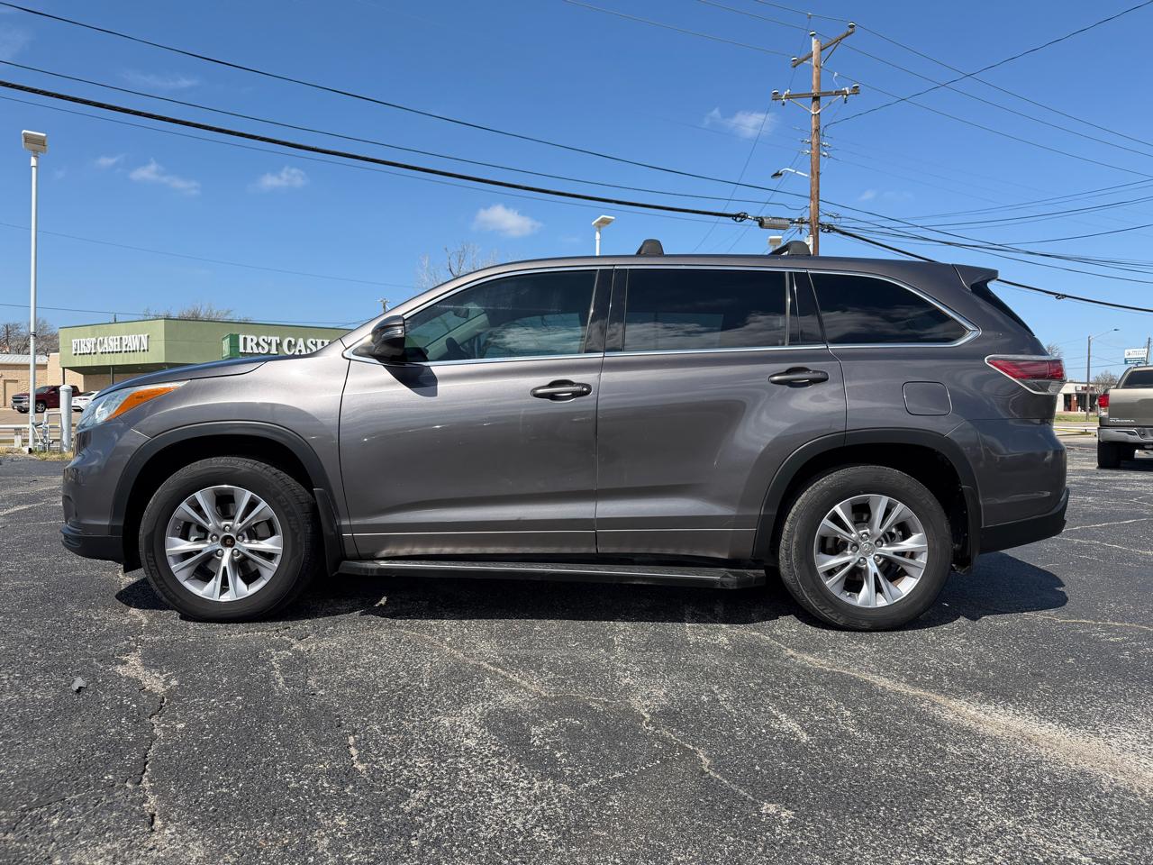 Toyota Highlander LE FWD V6 2015