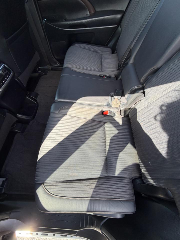 Toyota Highlander LE FWD V6 2015