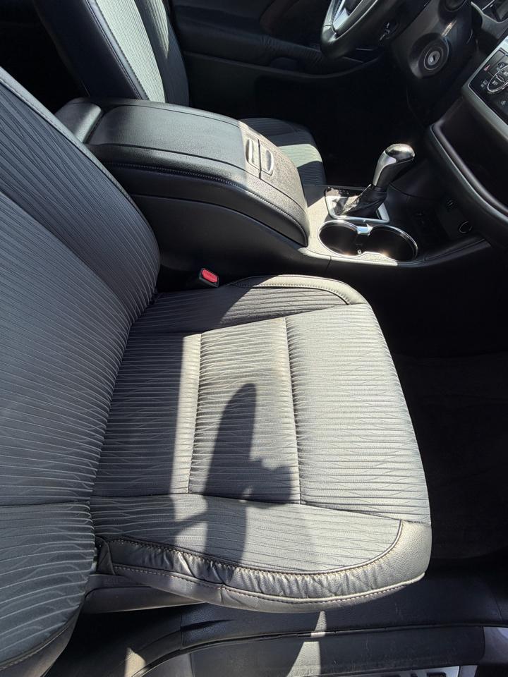 Toyota Highlander LE FWD V6 2015