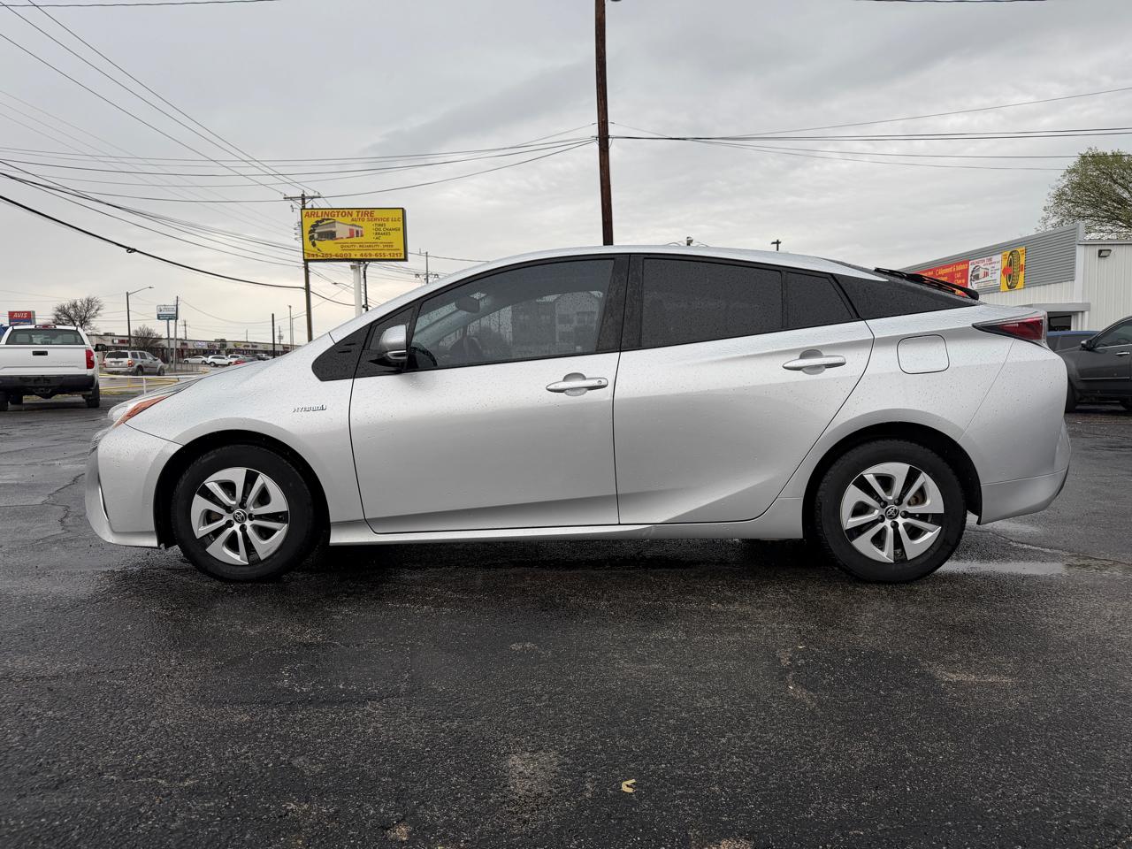 Toyota Prius Two Eco 2017