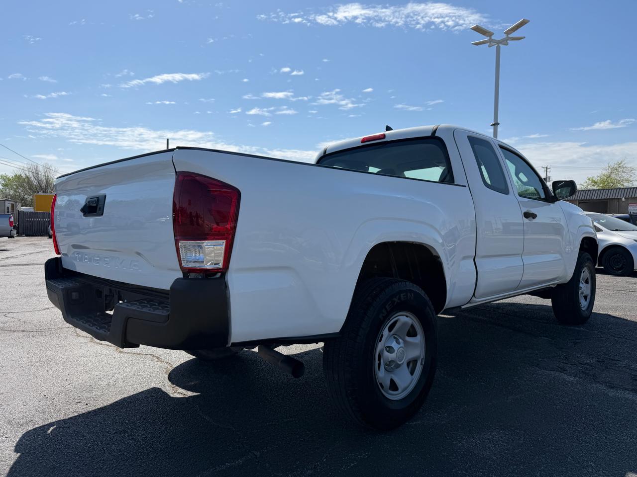 Toyota Tacoma SR5 Access Cab I4 6AT 2WD 2017