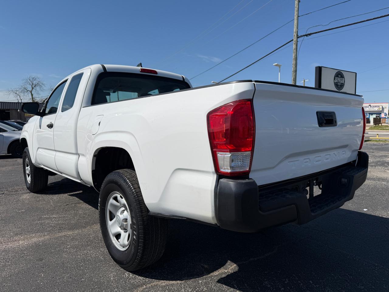 Toyota Tacoma SR5 Access Cab I4 6AT 2WD 2017