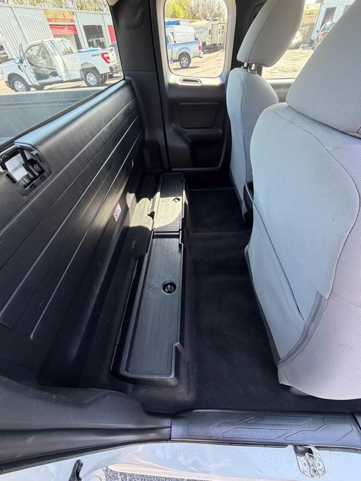 Toyota Tacoma SR5 Access Cab I4 6AT 2WD 2017