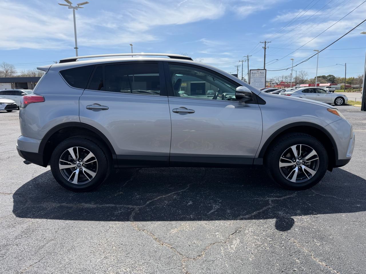 Toyota RAV4 XLE AWD 2017
