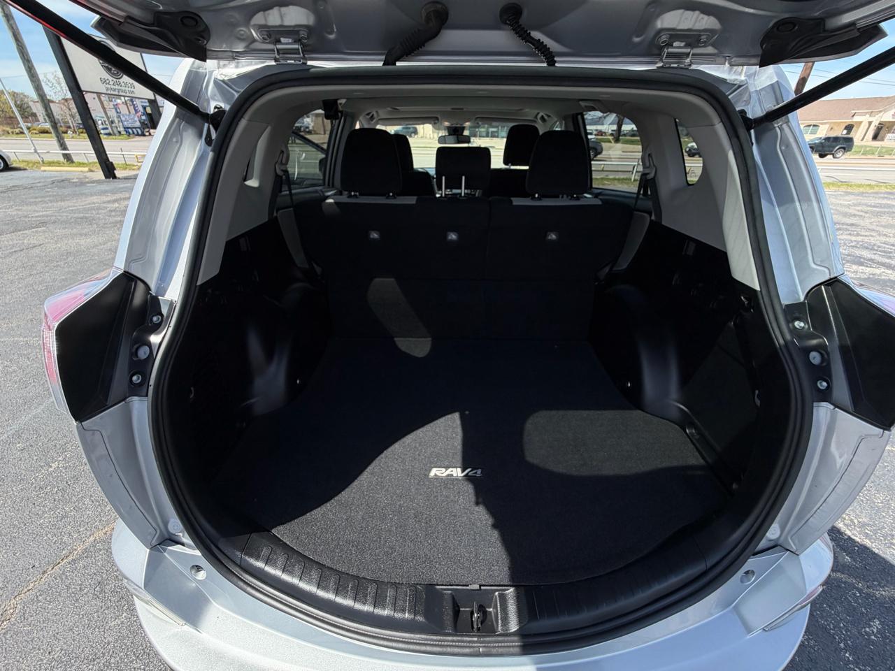 Toyota RAV4 XLE AWD 2017