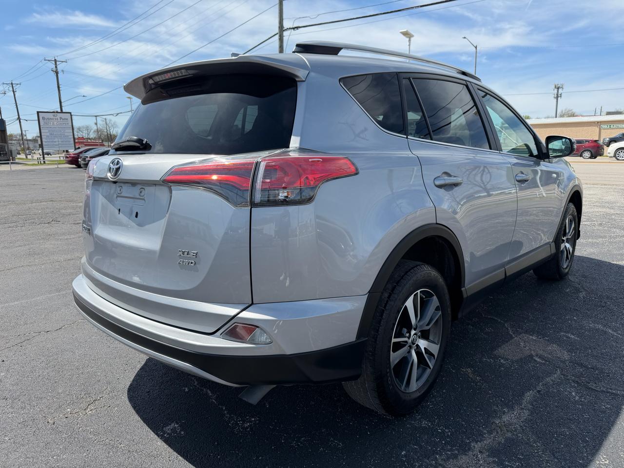 Toyota RAV4 XLE AWD 2017