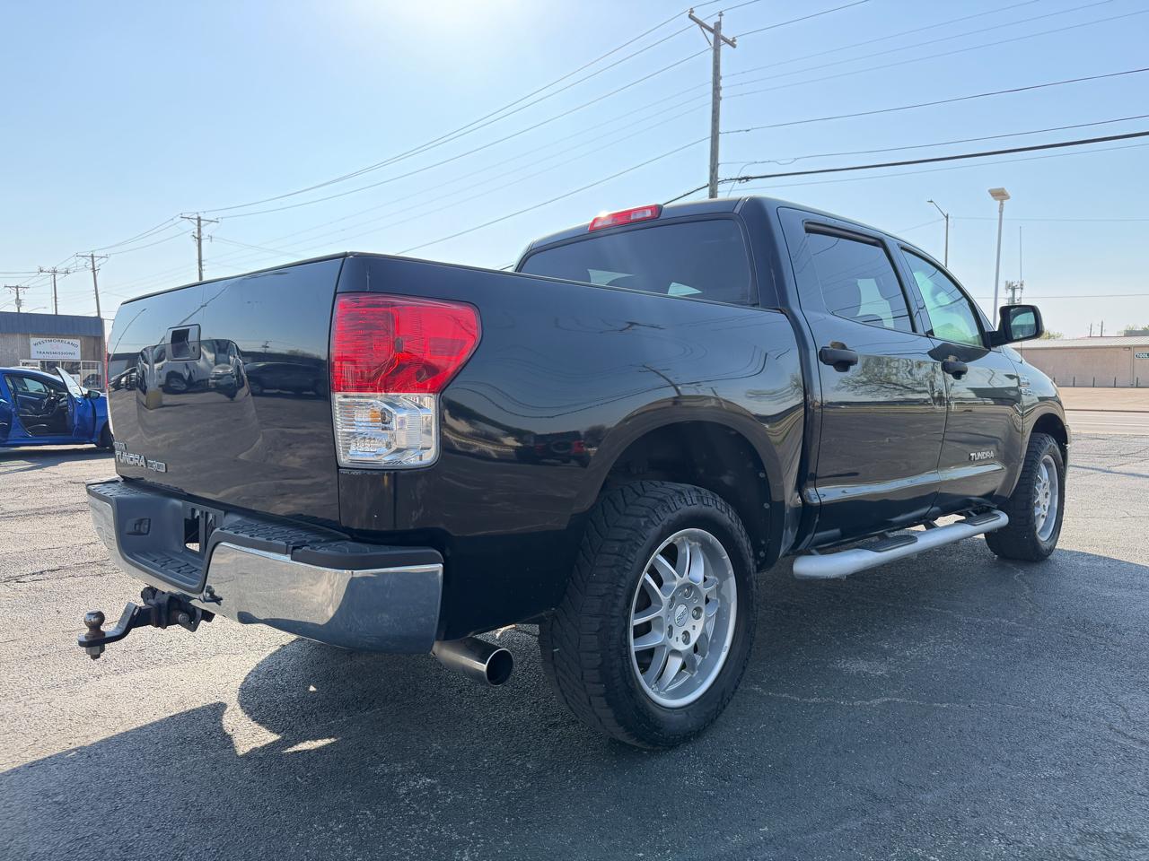 Toyota Tundra Tundra-Grade CrewMax 5.7L 2WD 2011