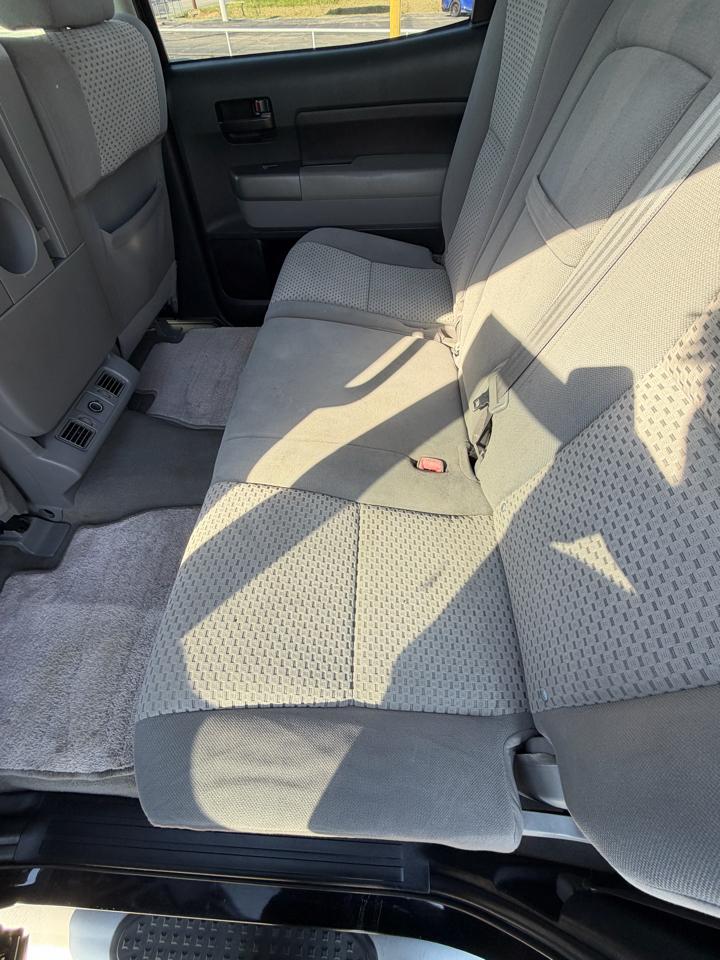 Toyota Tundra Tundra-Grade CrewMax 5.7L 2WD 2011