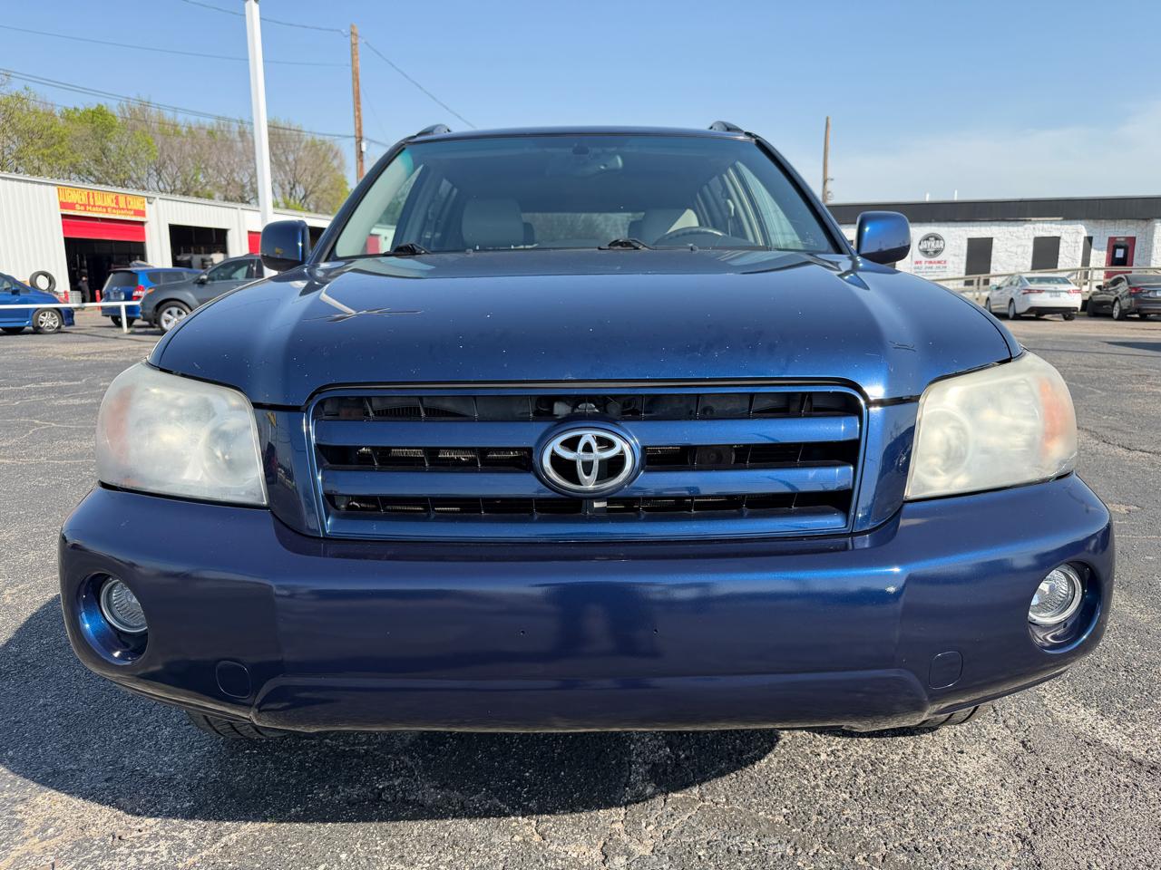 Toyota Highlander V6 2WD with 3rd-Row Seat 2005