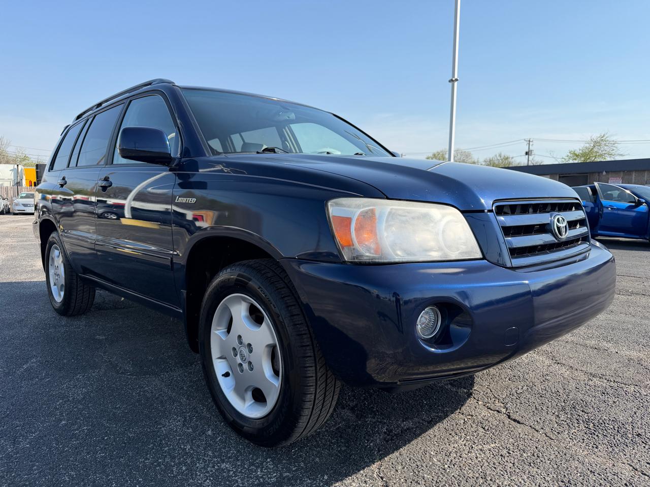 Toyota Highlander V6 2WD with 3rd-Row Seat 2005