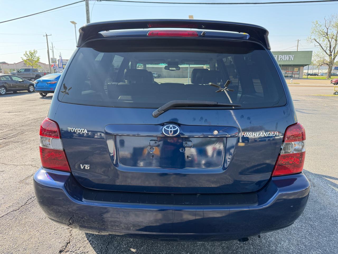 Toyota Highlander V6 2WD with 3rd-Row Seat 2005