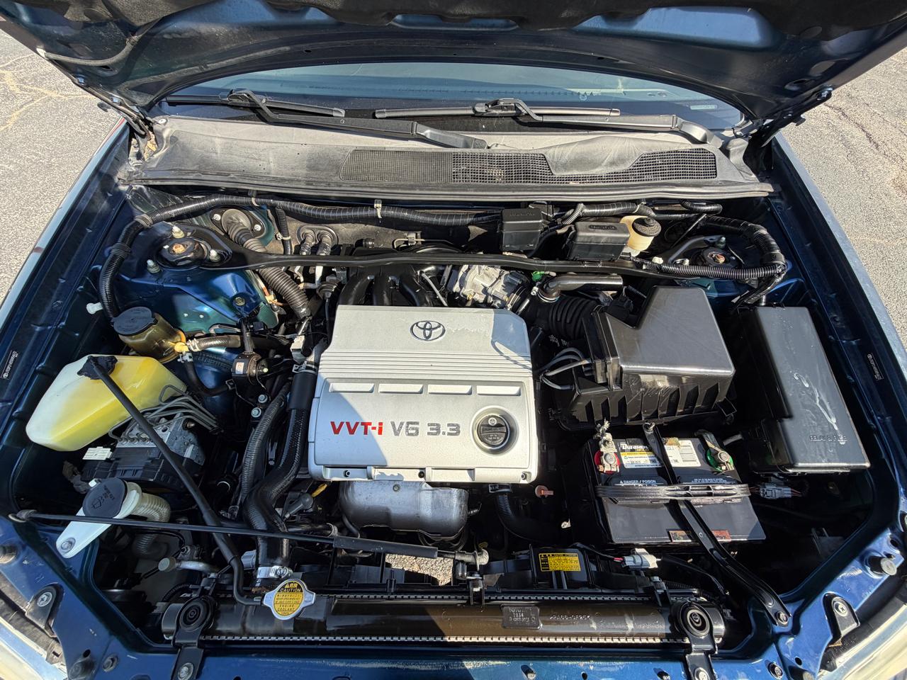 Toyota Highlander V6 2WD with 3rd-Row Seat 2005