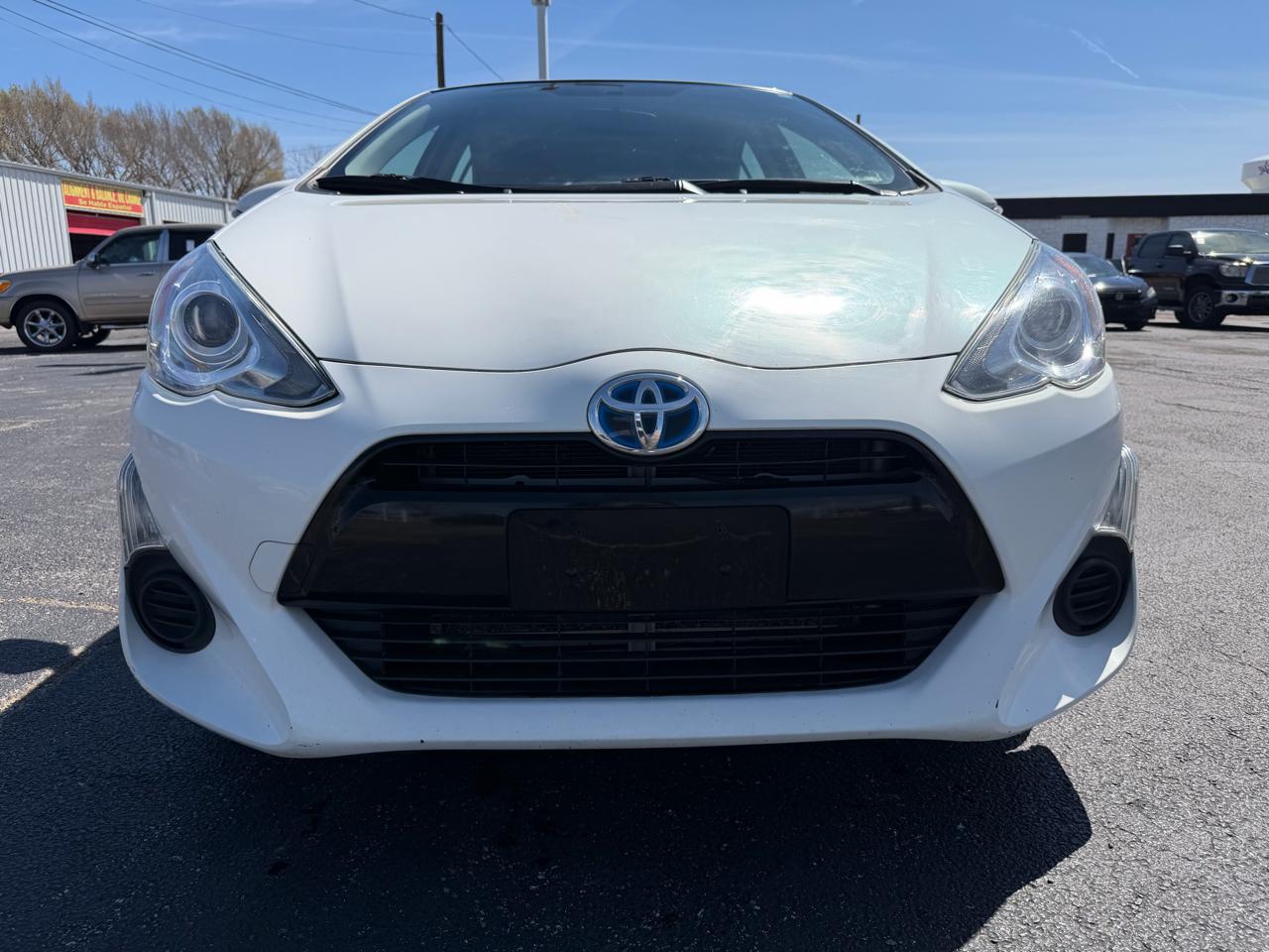 Toyota Prius c Two 2015