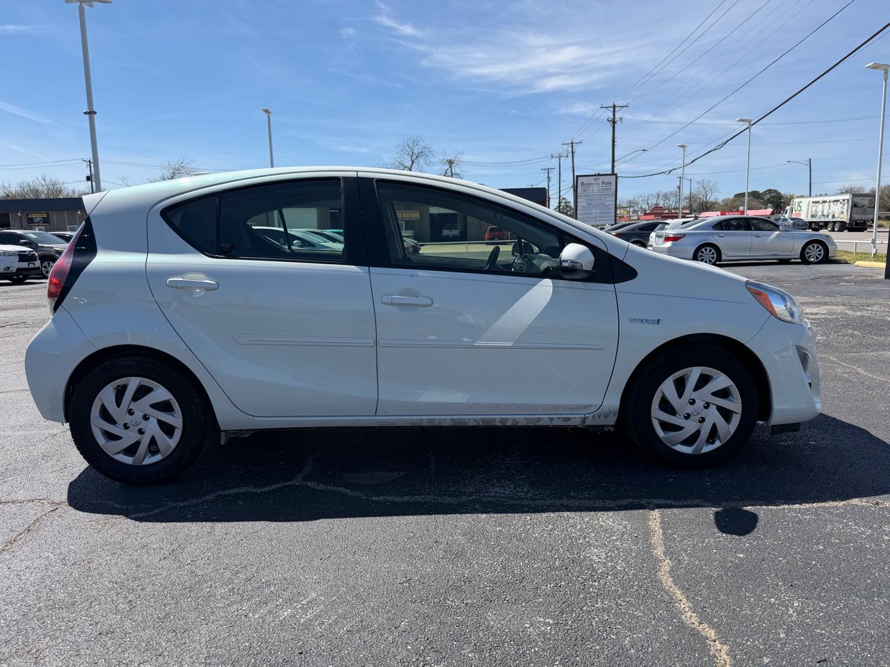 Toyota Prius c Two 2015