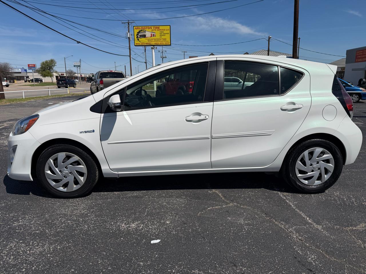 Toyota Prius c Two 2015