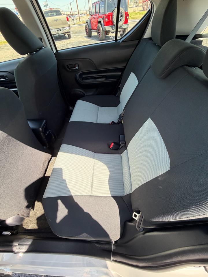 Toyota Prius c Two 2015