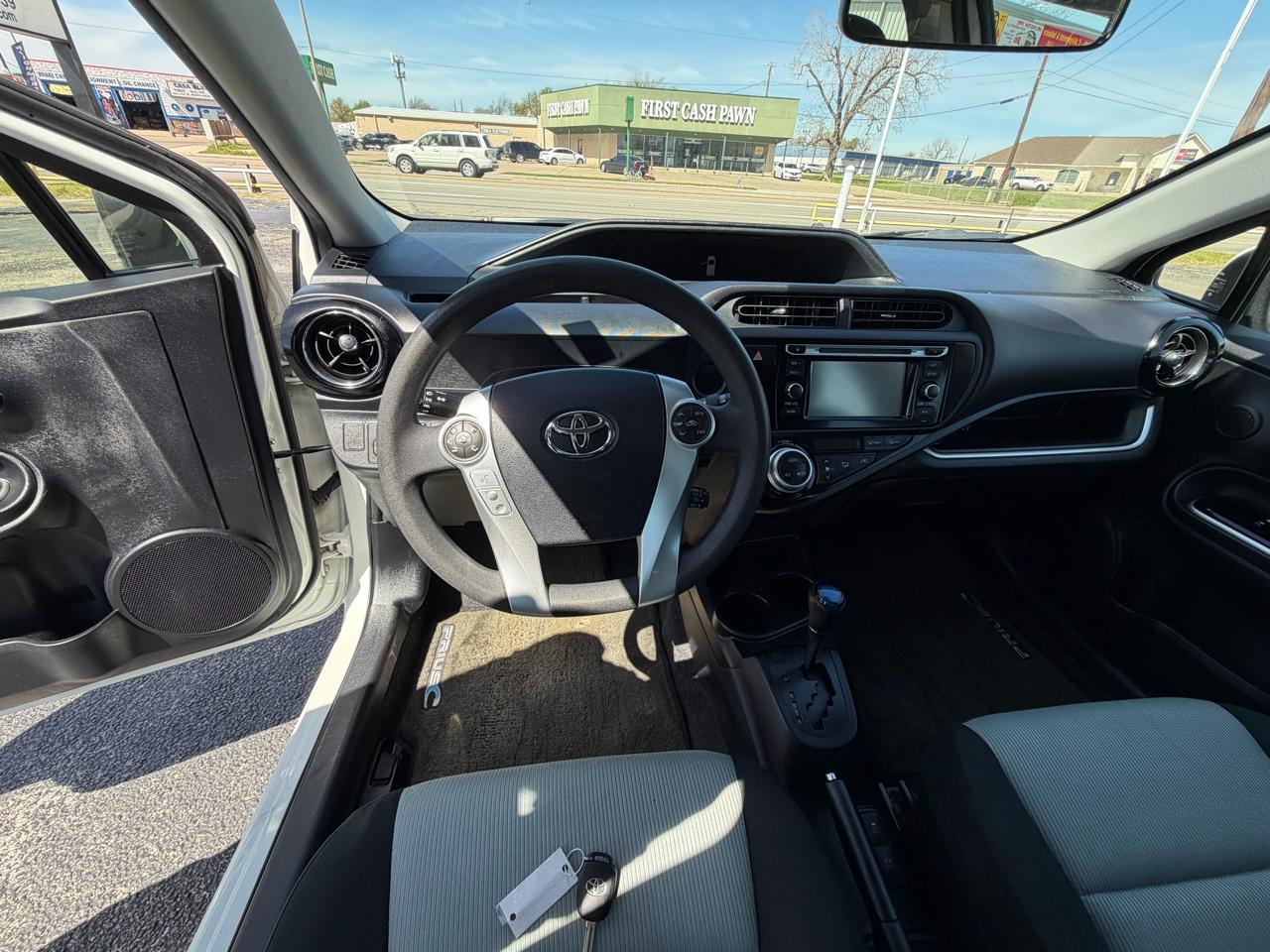 Toyota Prius c Two 2015