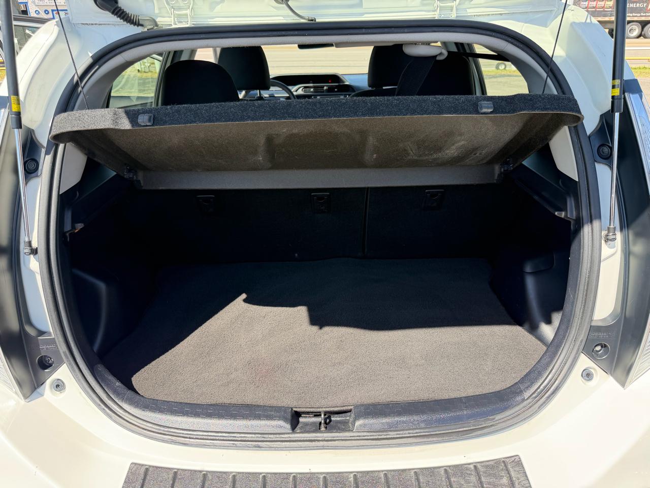 Toyota Prius c Two 2015