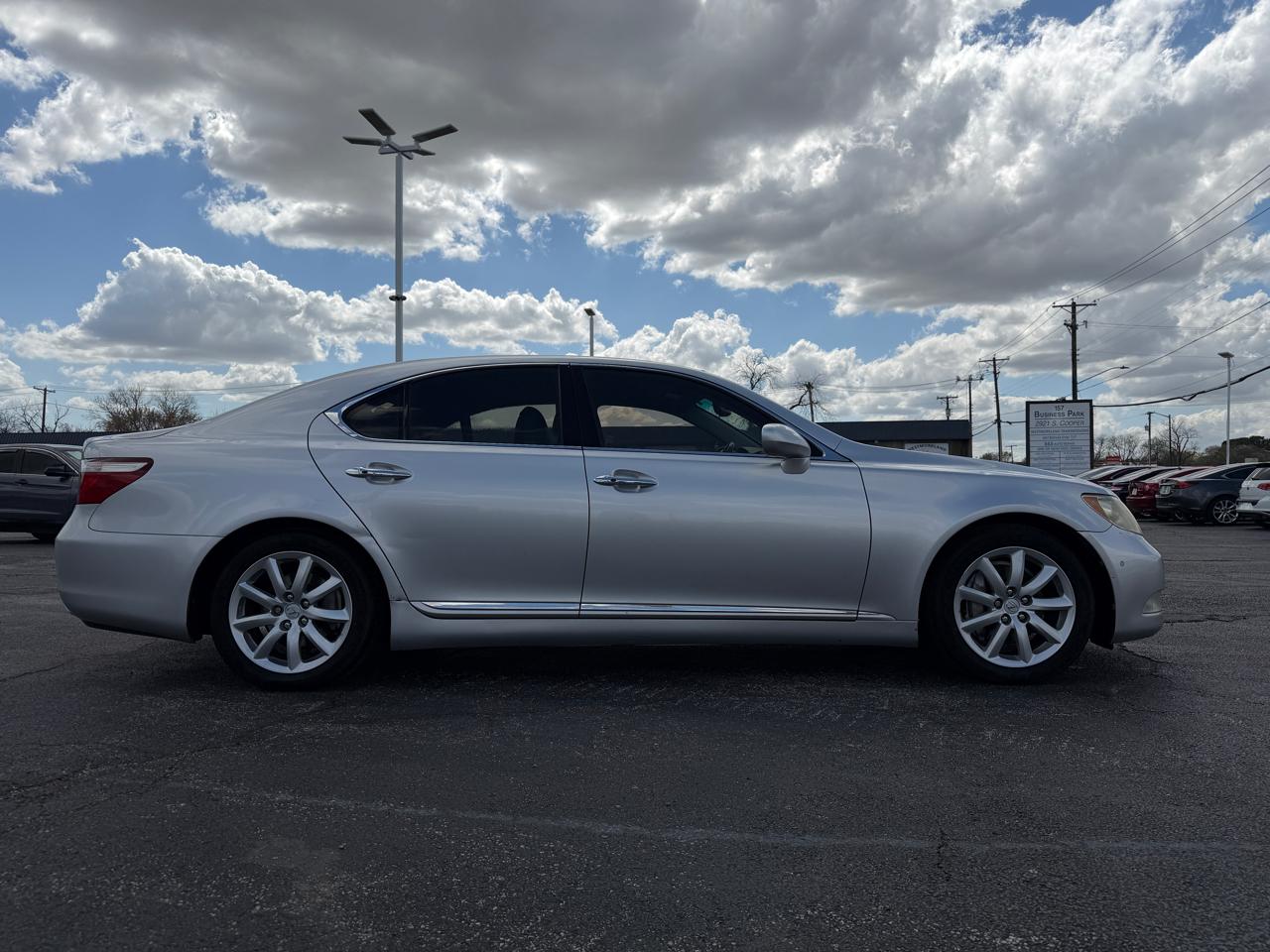 Lexus LS 460 Luxury Sedan 2007