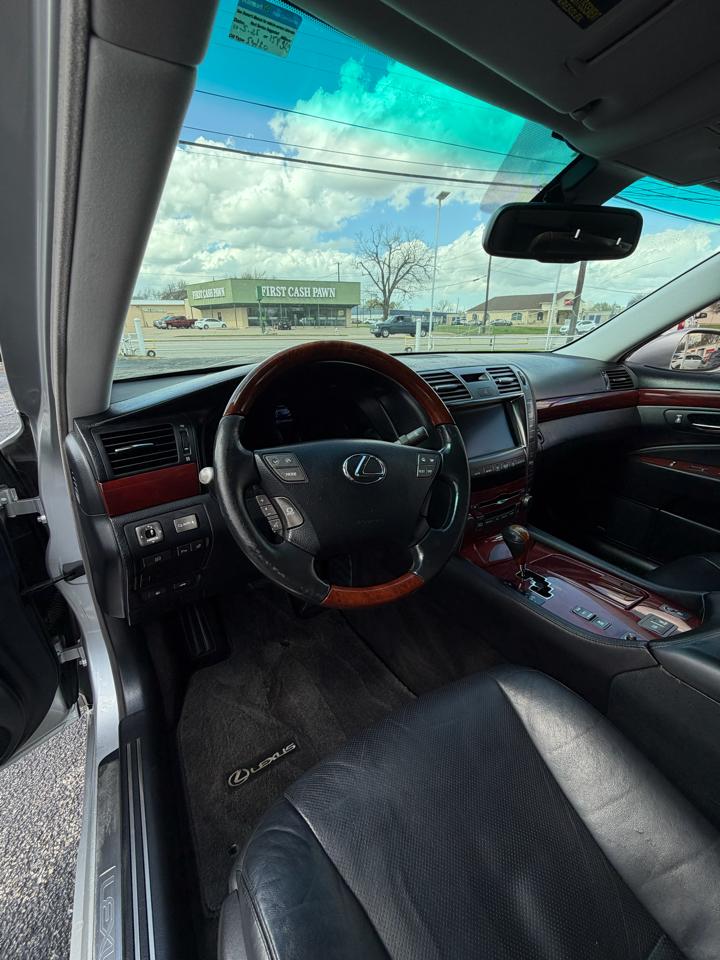 Lexus LS 460 Luxury Sedan 2007