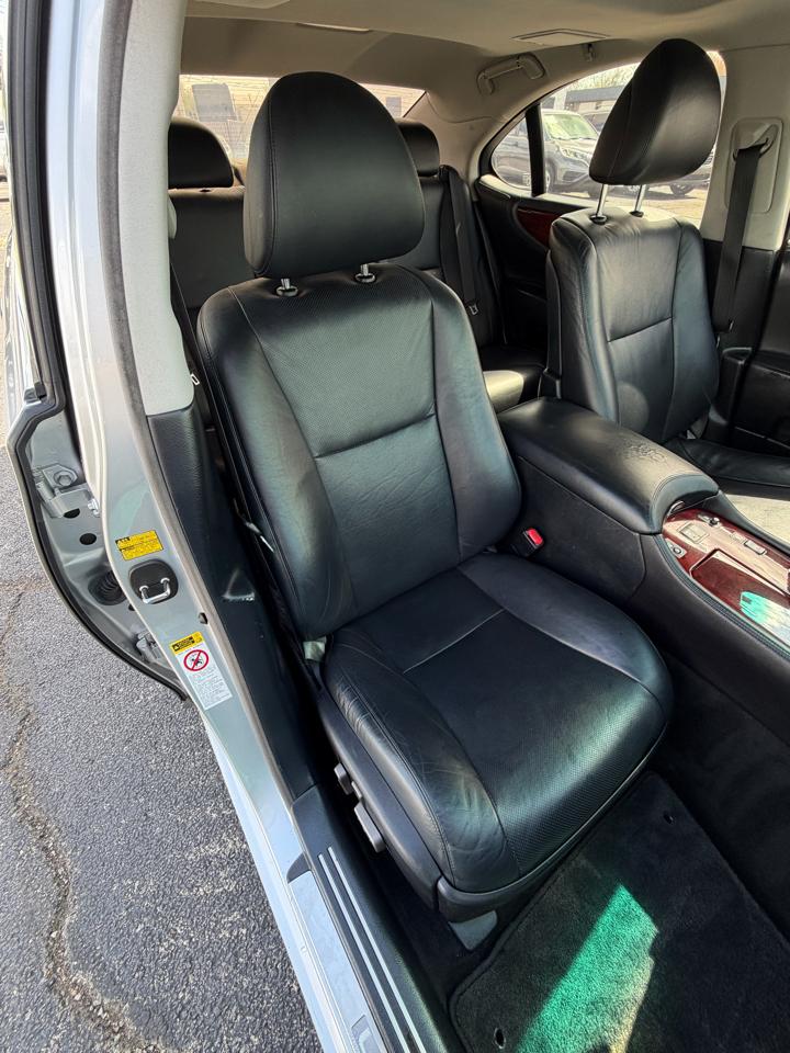 Lexus LS 460 Luxury Sedan 2007