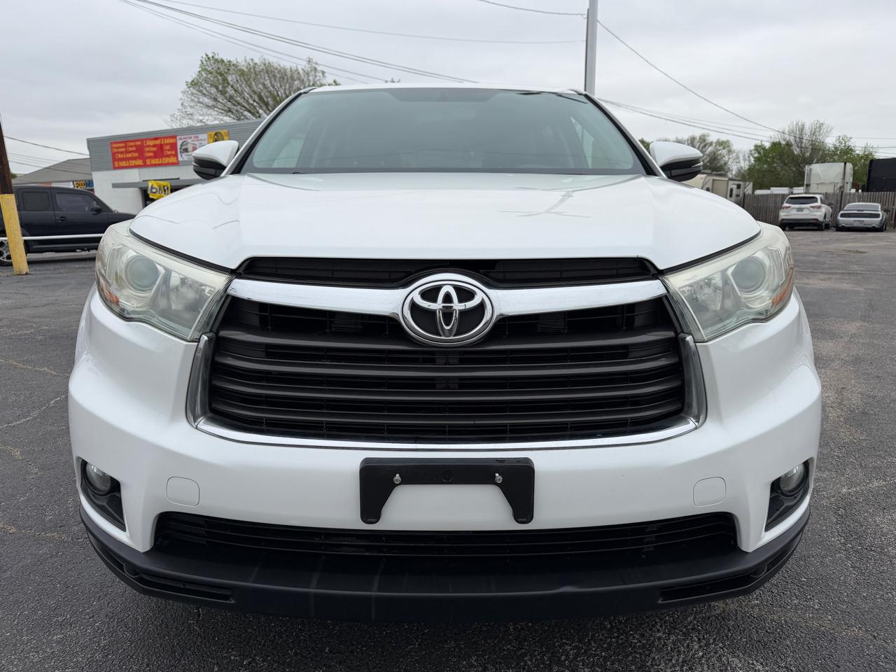 Toyota Highlander LE FWD V6 2015