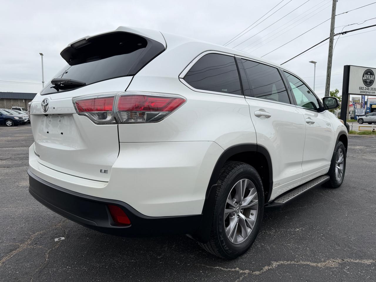 Toyota Highlander LE FWD V6 2015