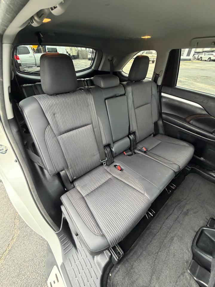 Toyota Highlander LE FWD V6 2015