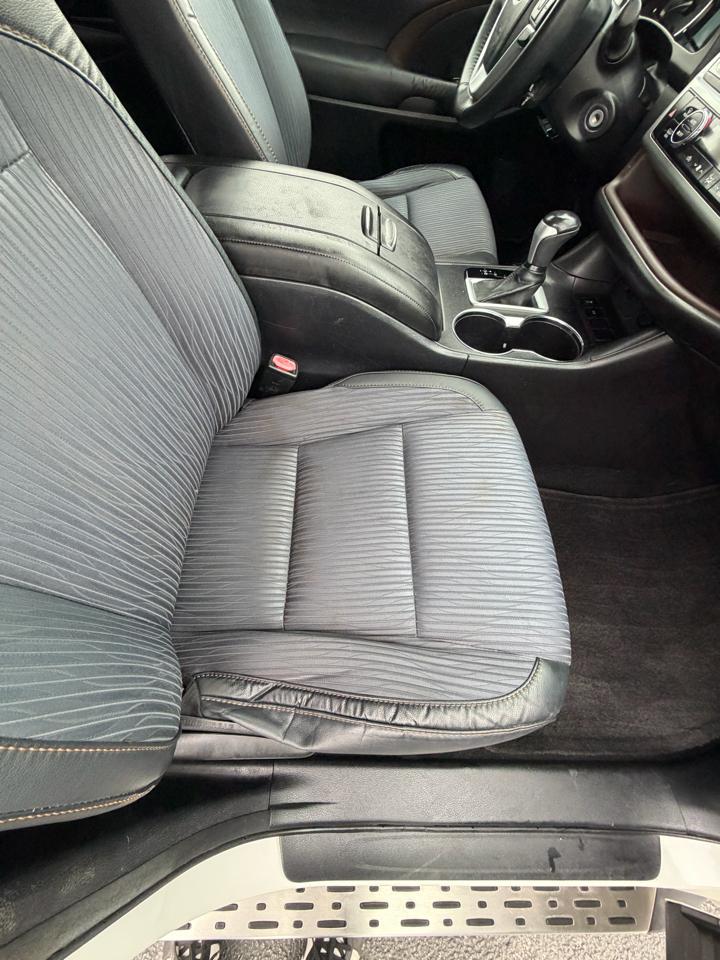 Toyota Highlander LE FWD V6 2015