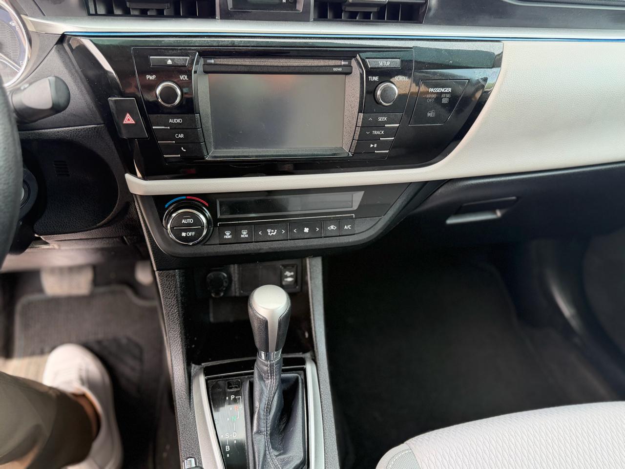 Toyota Corolla LE CVT 2015