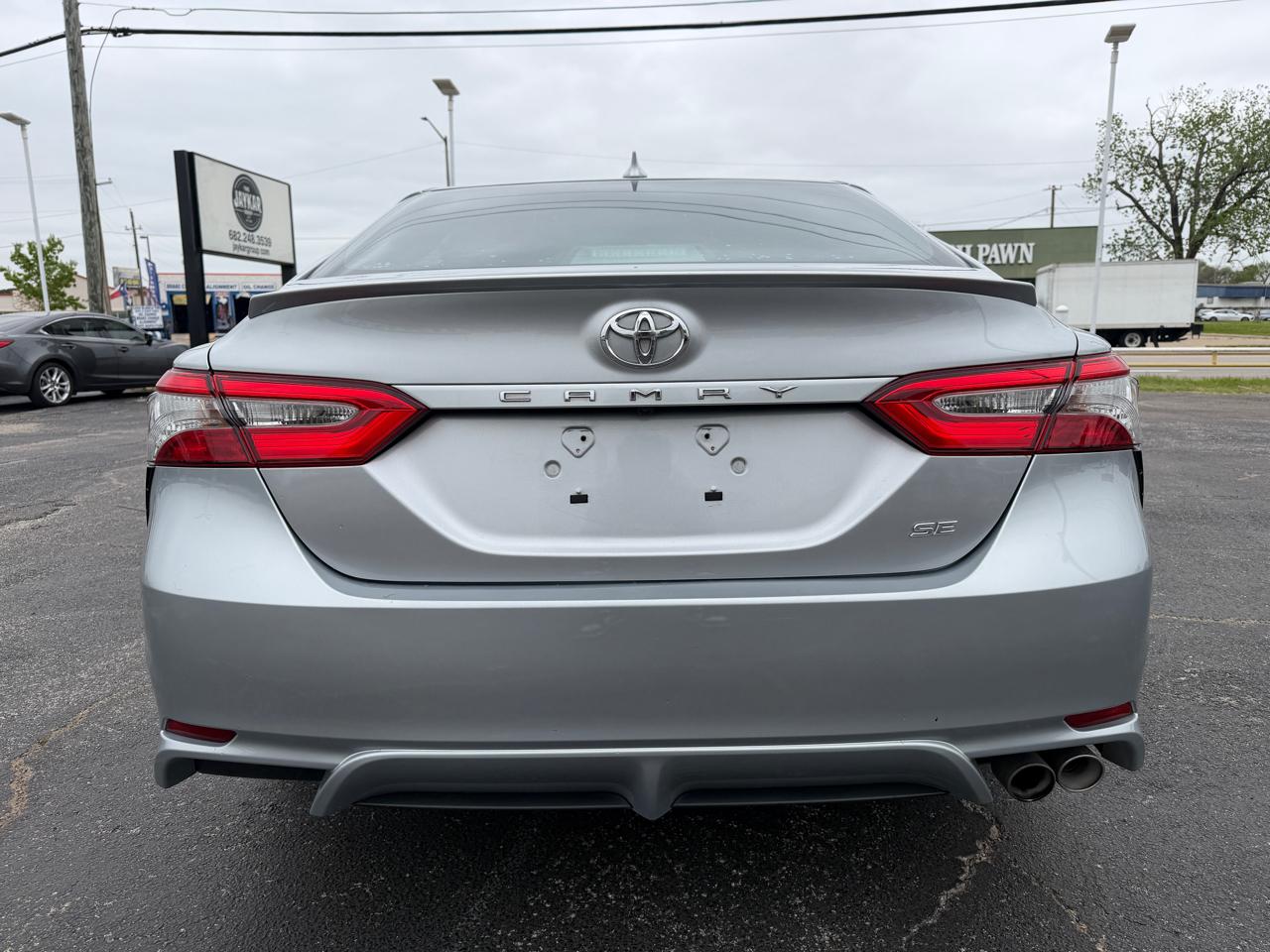 Toyota Camry SE 2019