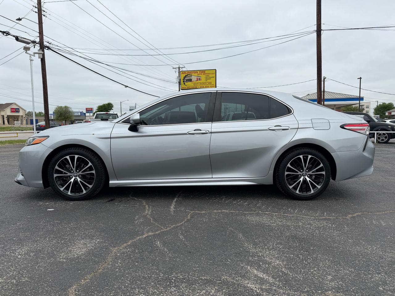 Toyota Camry SE 2019