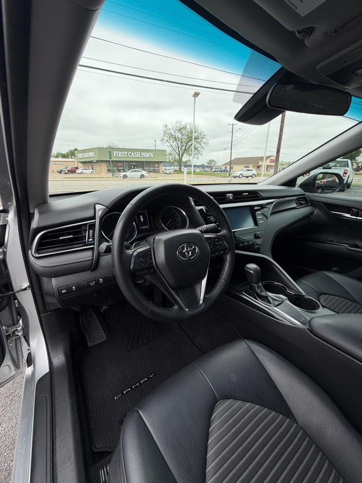 Toyota Camry SE 2019