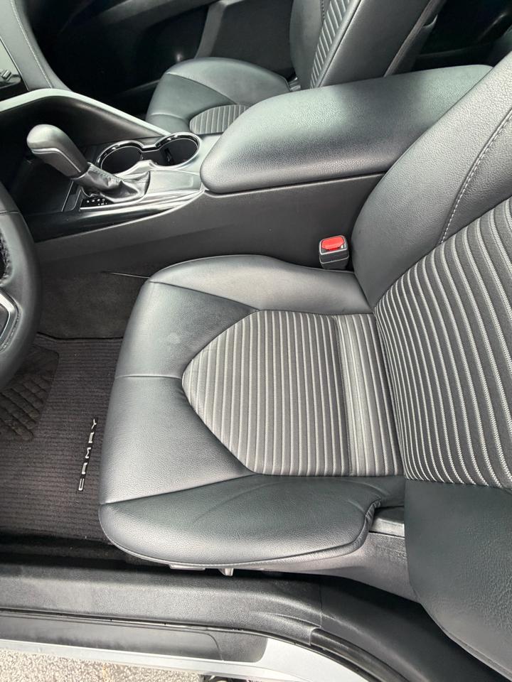 Toyota Camry SE 2019