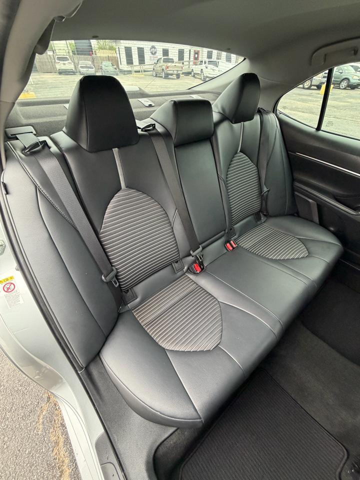 Toyota Camry SE 2019