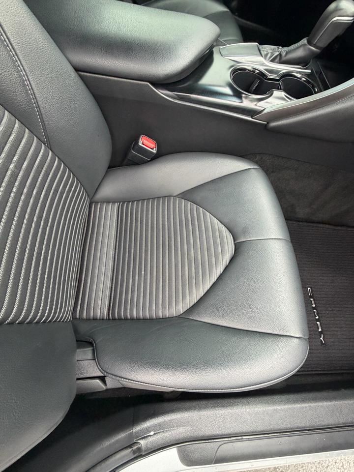 Toyota Camry SE 2019