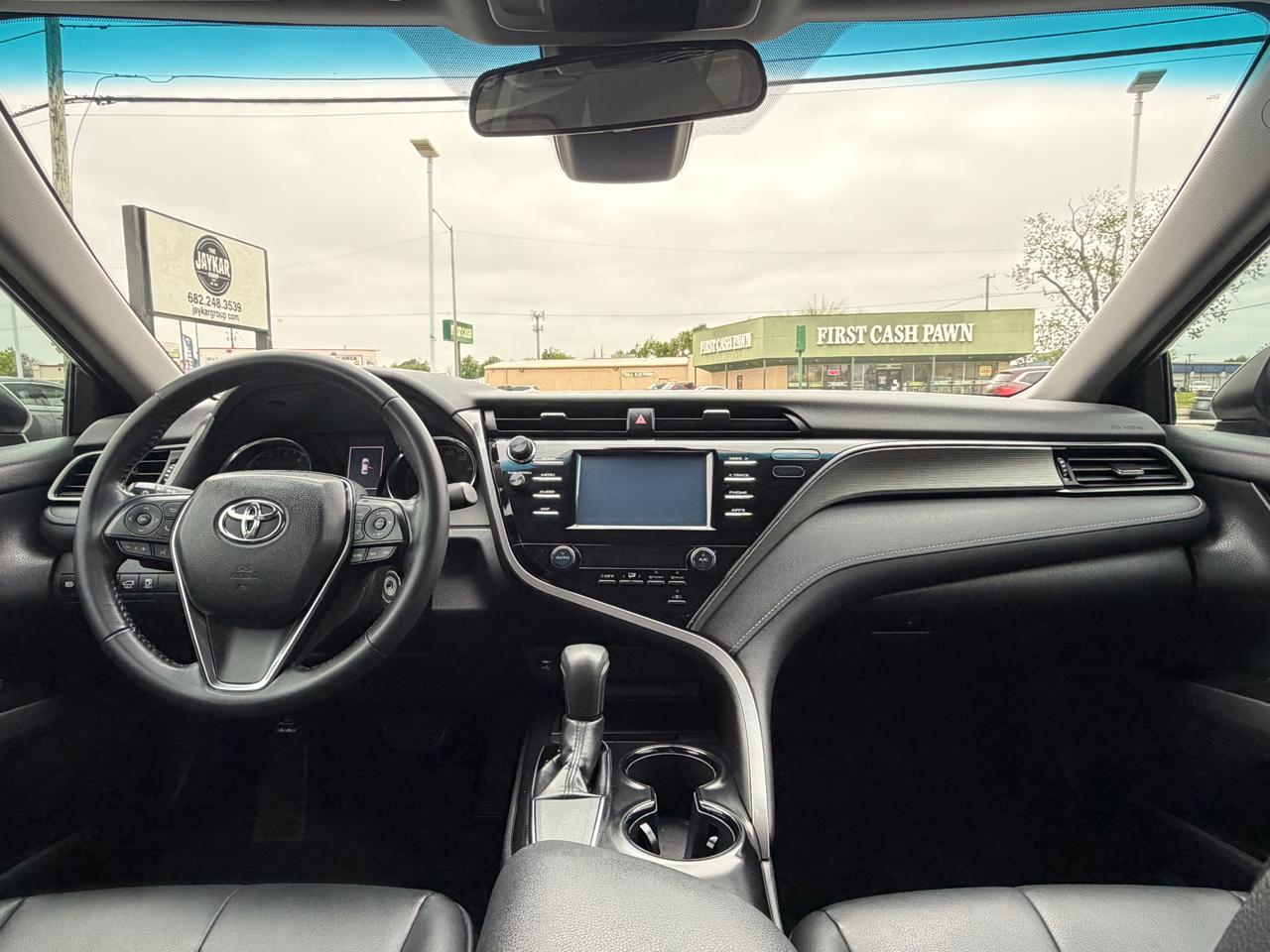 Toyota Camry SE 2019