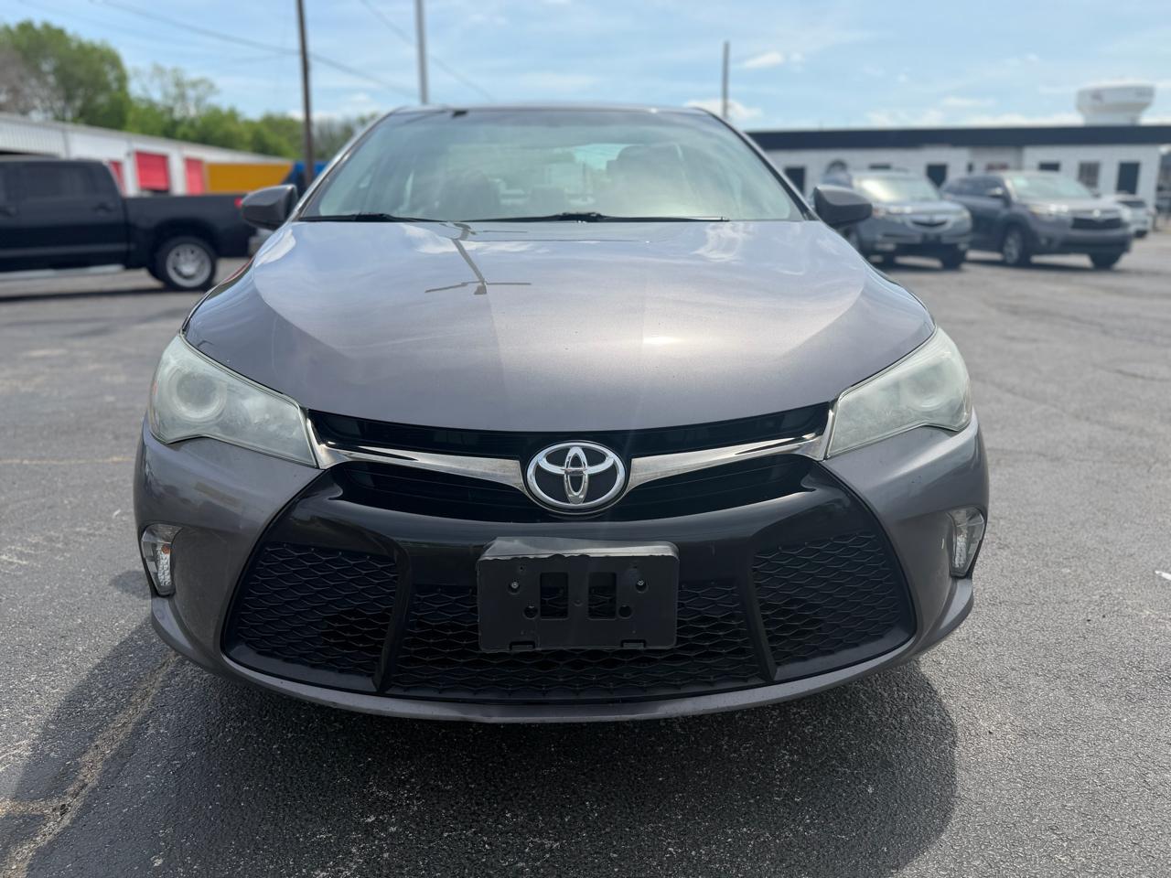 Toyota Camry SE 2016