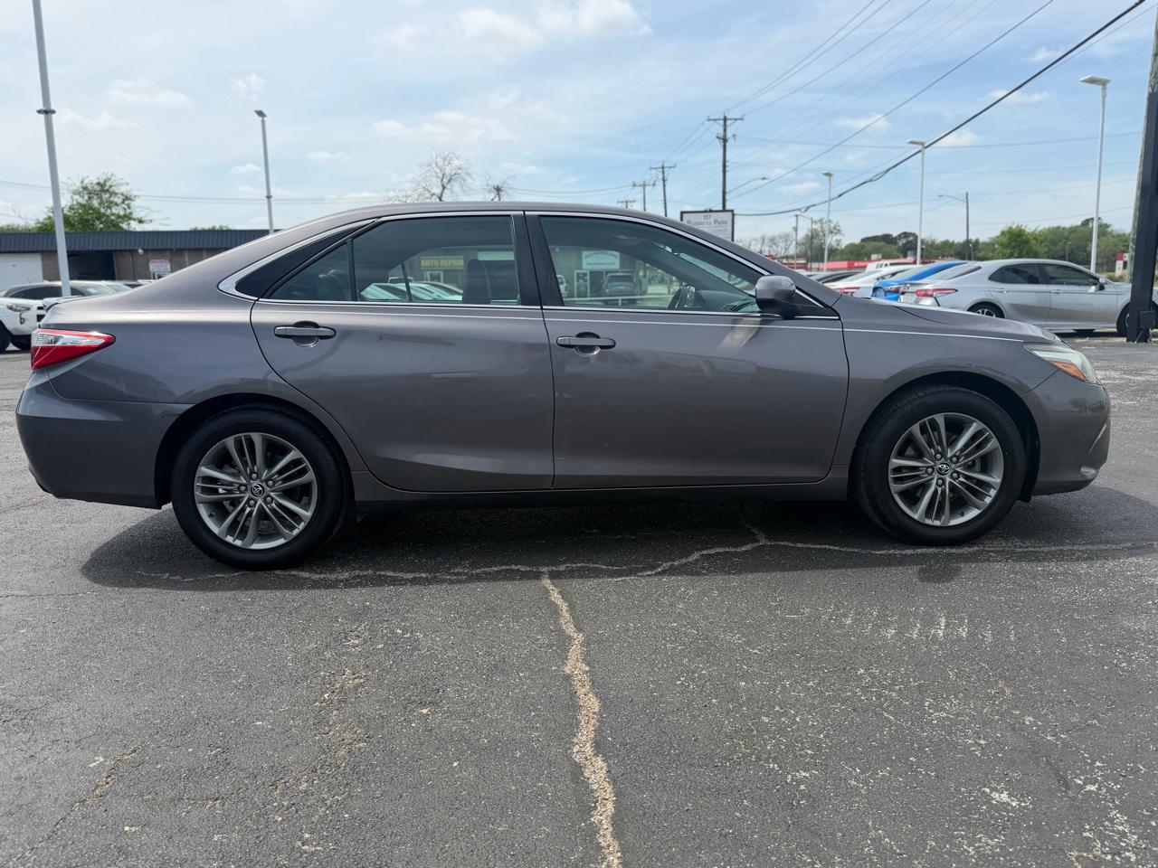 Toyota Camry SE 2016