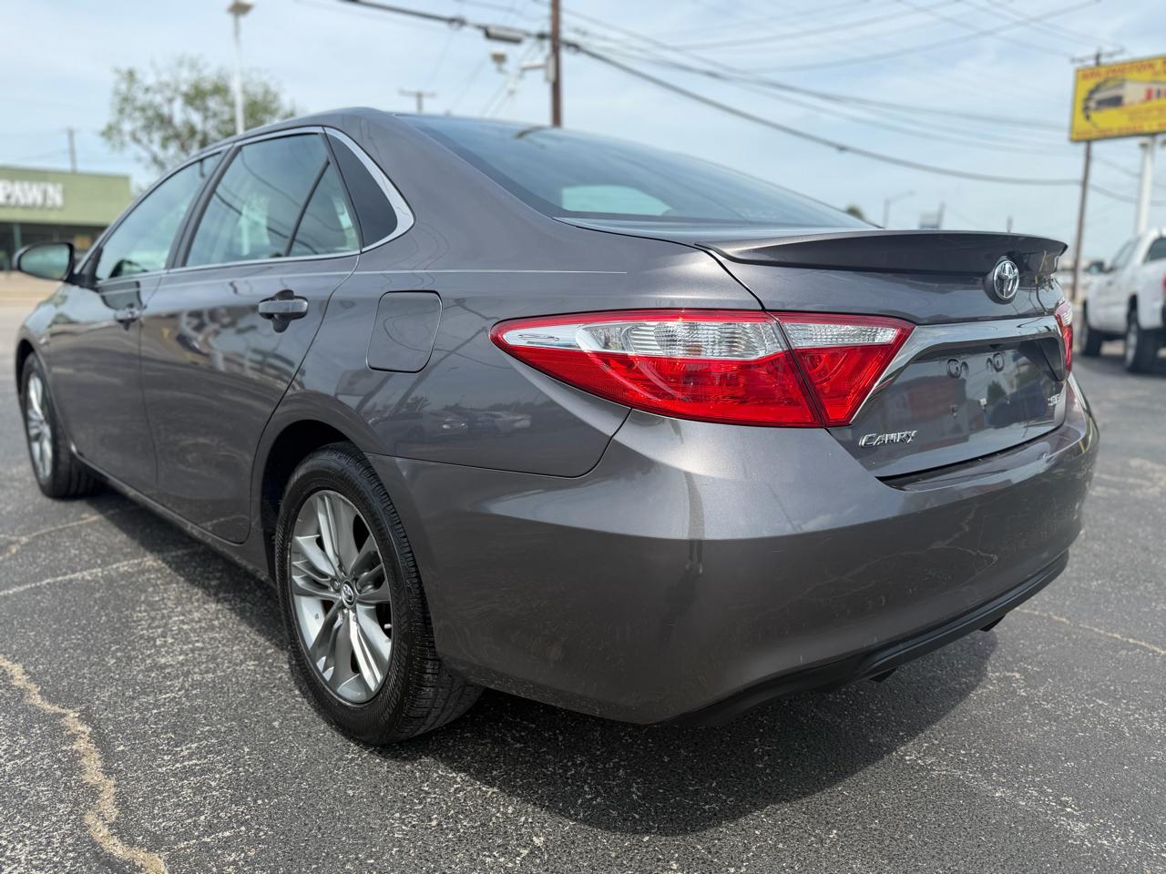 Toyota Camry SE 2016