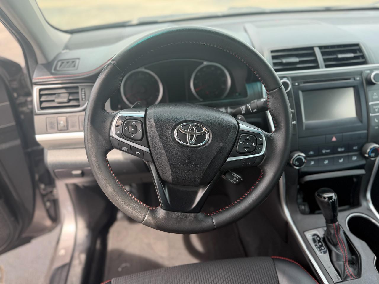 Toyota Camry SE 2016