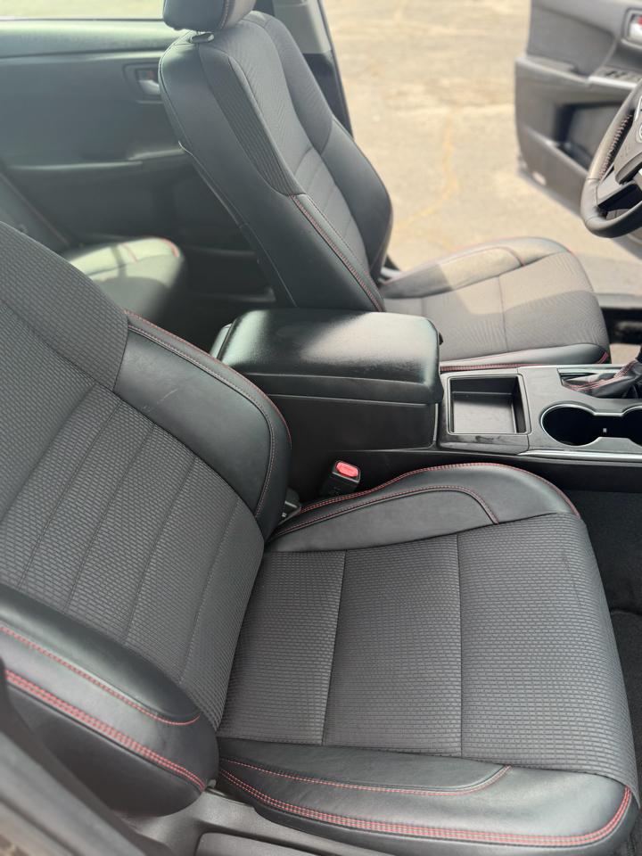 Toyota Camry SE 2016