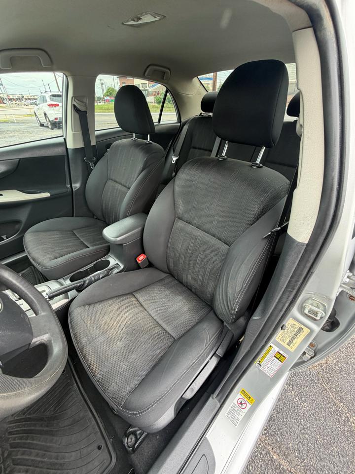 Toyota Corolla S 4D Sedan 2012