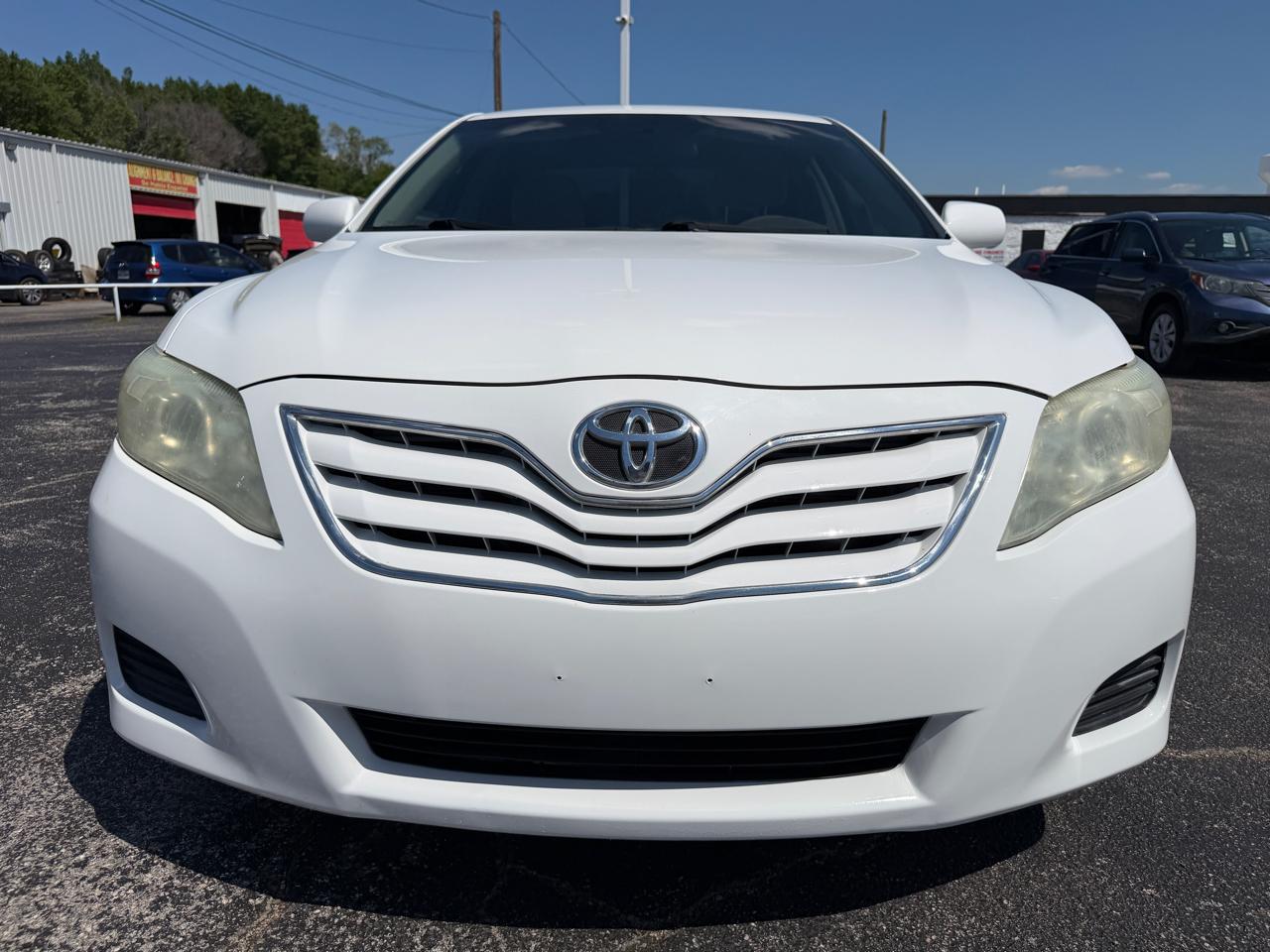 Toyota Camry Base 6-Spd AT 2011