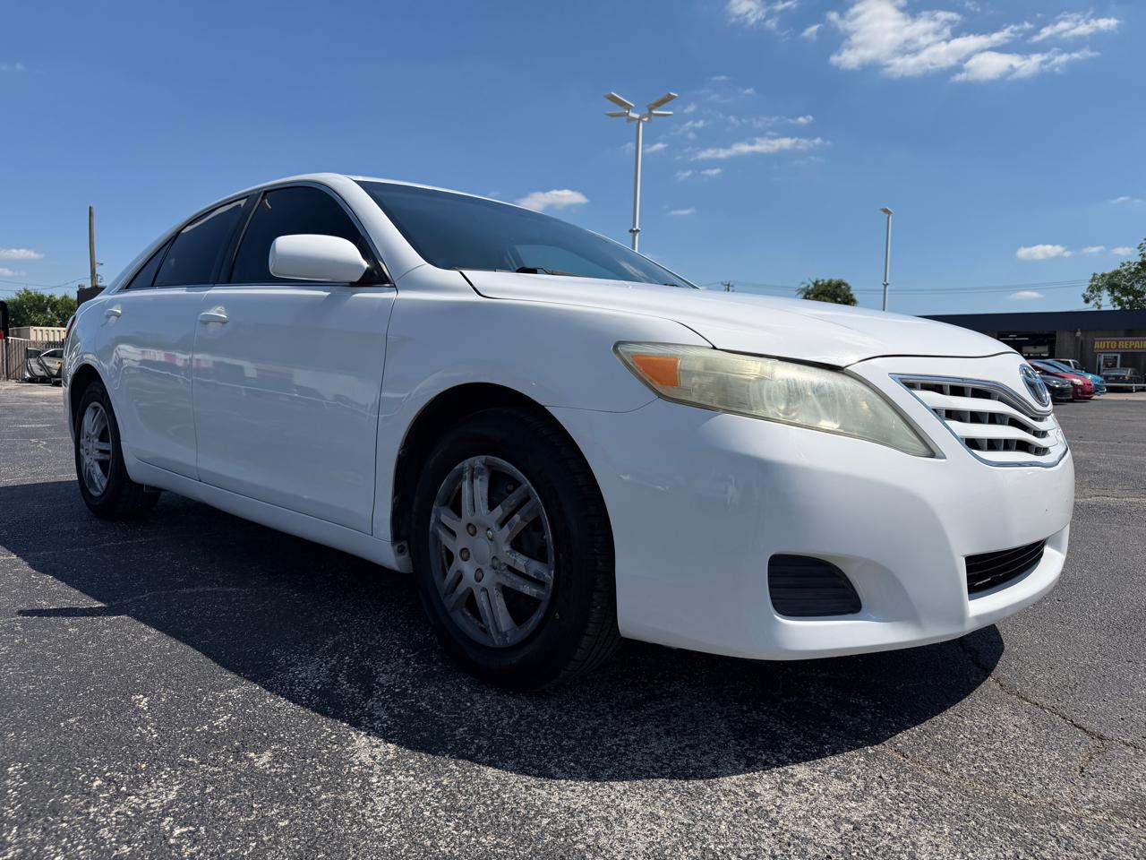 Toyota Camry Base 6-Spd AT 2011