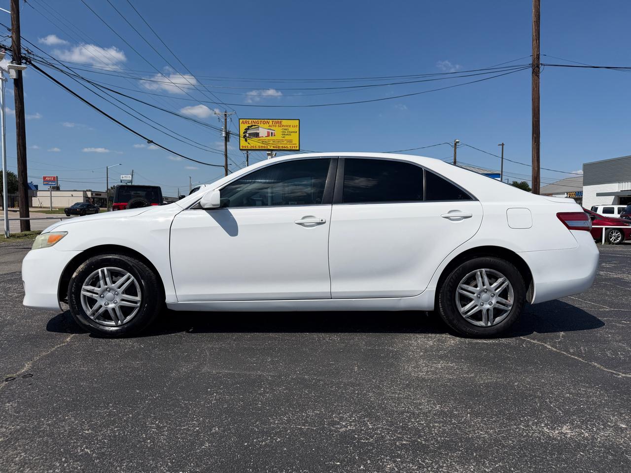 Toyota Camry Base 6-Spd AT 2011